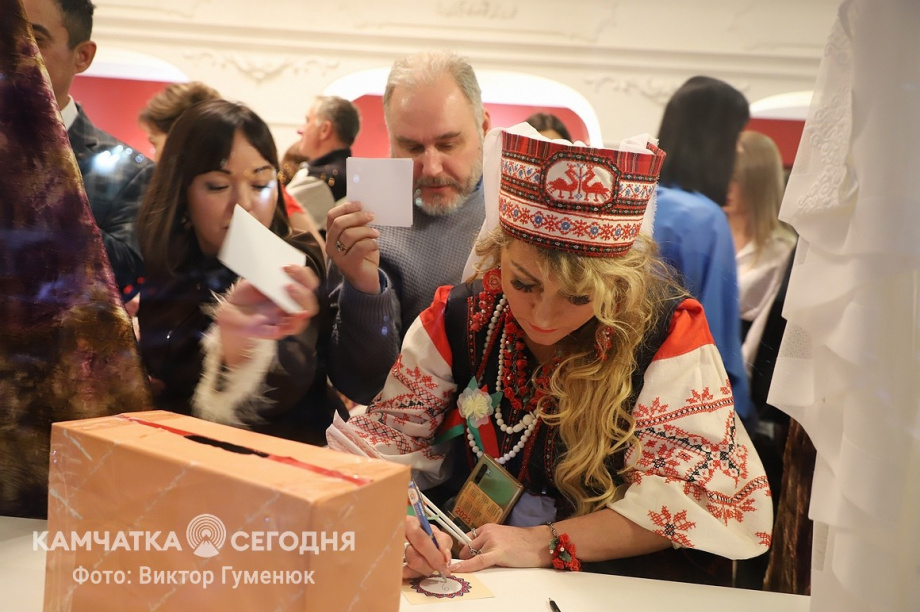Финал конкурса «Этнокрасавица-2022» на Камчатке. Фоторепортаж. Фото: Виктор Гуменюк. Фотография 25