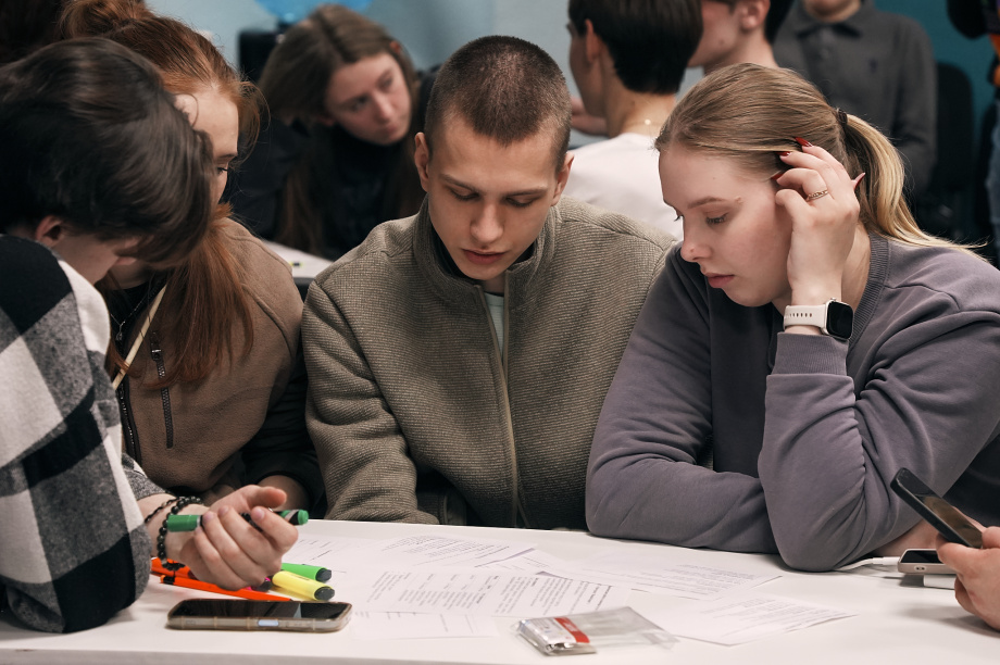 120 волонтёров из 28 регионов прошли школу подготовки на Камчатке. Фото: kamgov.ru. Фотография 2