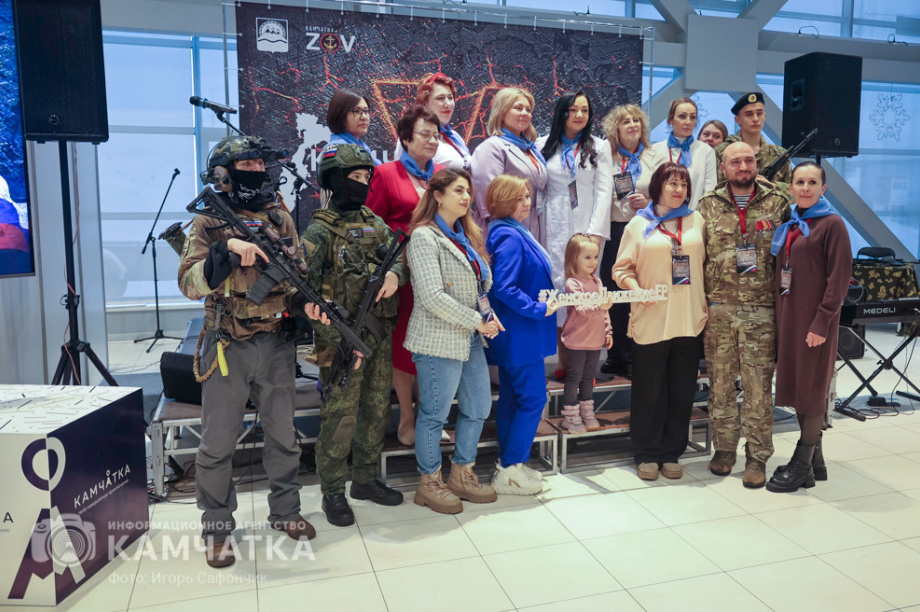 На Камчатке стартовала акция «Тепло для героя» в поддержку бойцов СВО. Фото: «Камчатка Сегодня» \ Игорь Сафончик. Фотография 5
