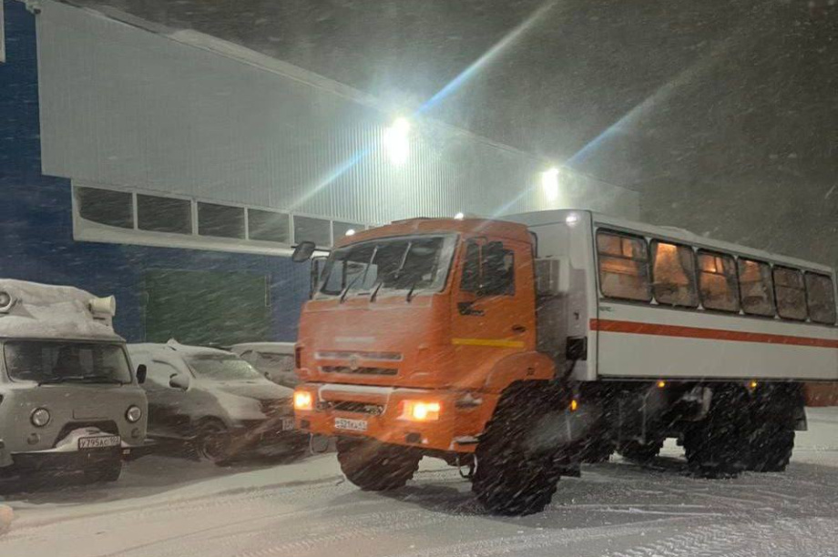 Вместо автобусов на дороги Петропавловска-Камчатского вновь вышли вахтовки . Фото: ПКГО официальные новости