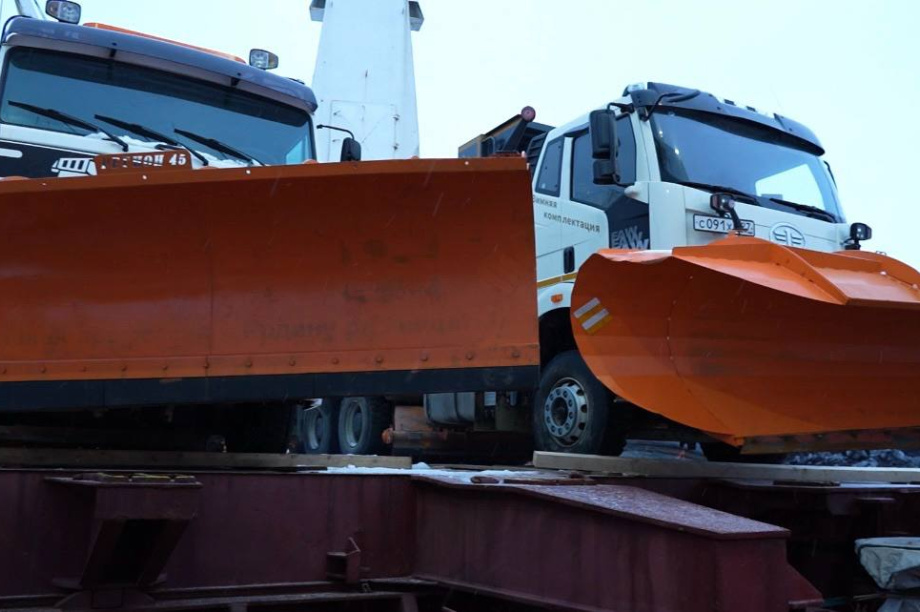 На Камчатку приехала новая техника для расчистки краевой столицы. Фото: kamgov.ru. Фотография 5