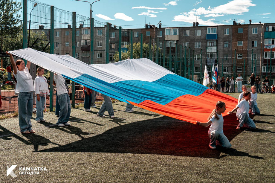 В краевом центре разыграли юбилейный Кубок Ленинского района по футболу. ИА "Камчатка". Фотография 6