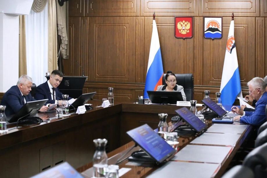 Депутаты Законодательного Собрания Камчатского края 5-го созыва получили удостоверения об избрании. Фото: Законодательное собрание Камчатского края. Фотография 1