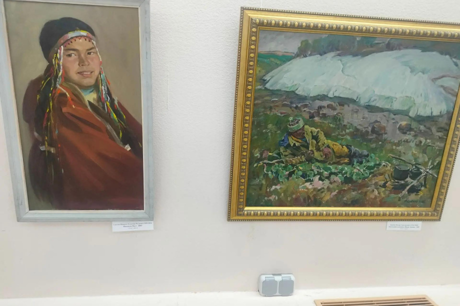 Колчан для погребальных нарт и шаманские бубны. Выставка "Притяжение Севера" открыта в Петропавловске-Камчатском. . Фотография 6