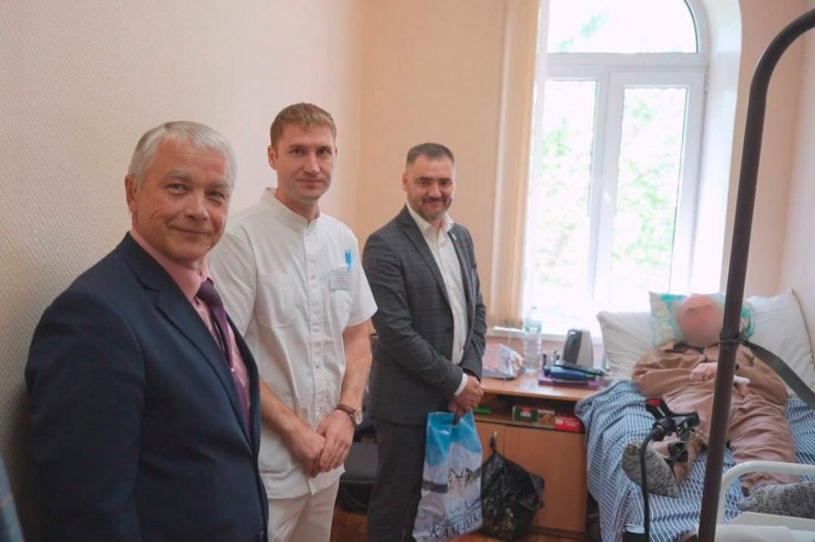 Главы муниципалитетов Камчатки навестили бойцов в военном госпитале. Фото: kamgov.ru. Фотография 2