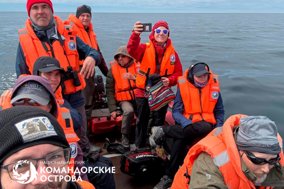 Туристы из-за затяжной непогоды стали волонтерами на Командорах  . Фото: Национальный парк "Командорские острова". Фотография 1