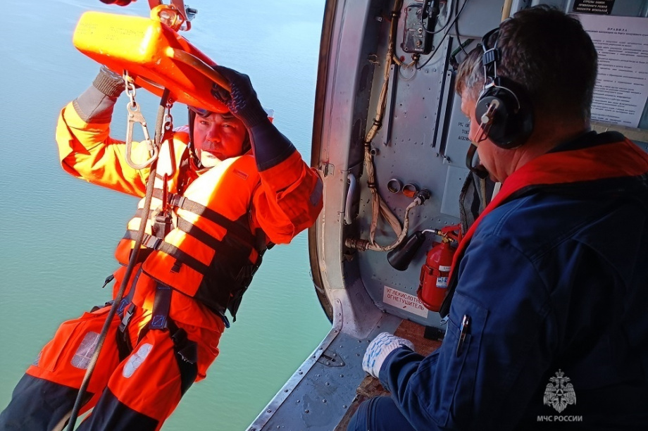 Учения МЧС: На Камчатке потерпело крушение рыболовецкое судно. Фото: 41.mchs.gov.ru. Фотография 5
