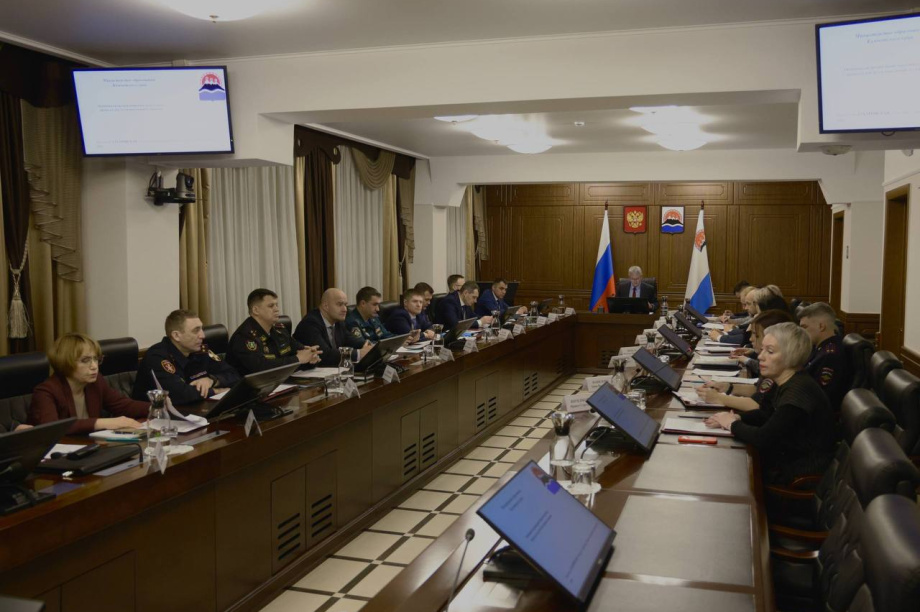 На Камчатке приняли меры для защиты местных жителей и обеспечения правопорядка. Фото: ТГ-канал Солодов. Камчатка