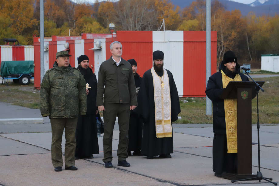 Мобилизованных жителей Камчатки торжественно проводили к месту несения службы. Фото: Виктор Гуменюк. Фотография 24