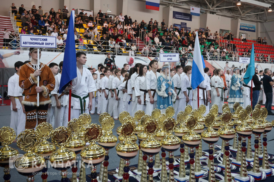 «Ростелеком» вывел в цифру чемпионат по киокусинкай на Камчатке. . Фотография 1