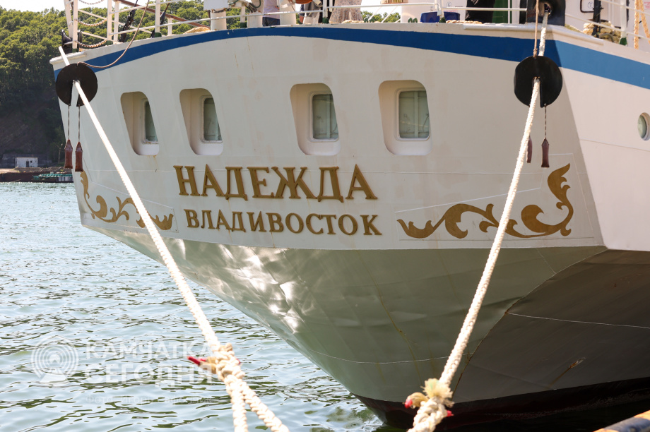 Парусник «Надежда» пригласил на борт жителей Петропавловска-Камчатского. Фото: ИА «Камчатка» \ Игорь Сафончик. Фотография 48