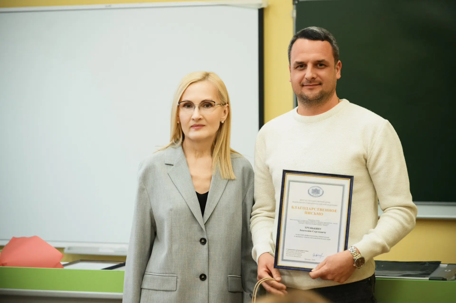 Ирина Яровая встретилась с врачами самого масштабного меддесанта на Камчатке. . Фотография 4