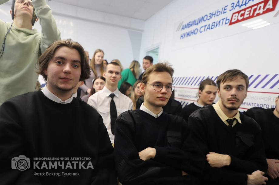 Штаб общественной поддержки открыт в краевой столице Камчатки. Фото:Виктор Гуменюк. Фотография 96