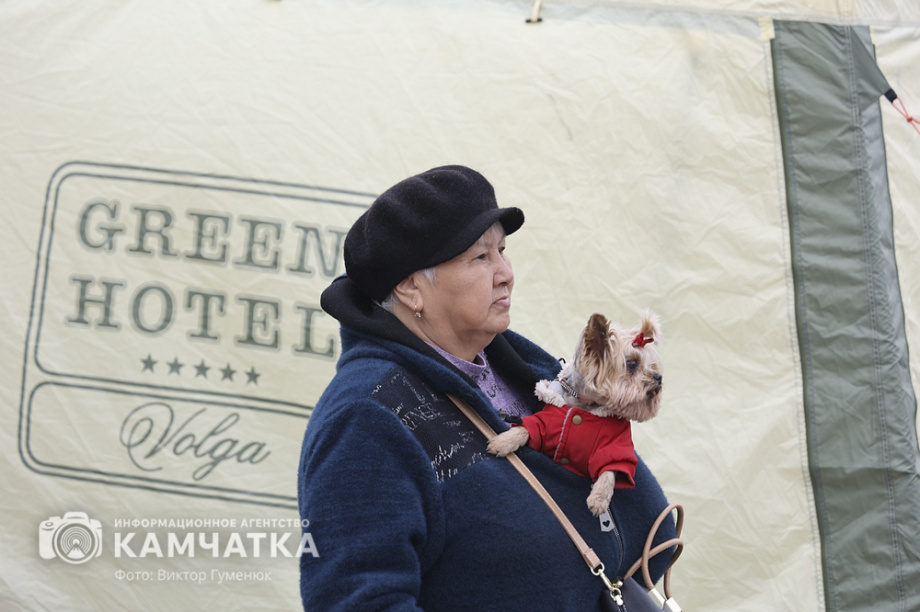 День России отметили на Камчатке многонационально, с митингом, концертом и детскими забавами. . Фотография 29