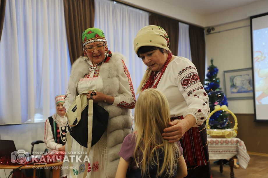 Святочные традиции вспоминали в краевой библиотеке Камчатки. Фото: Виктор Гуменюк. Фотография 50