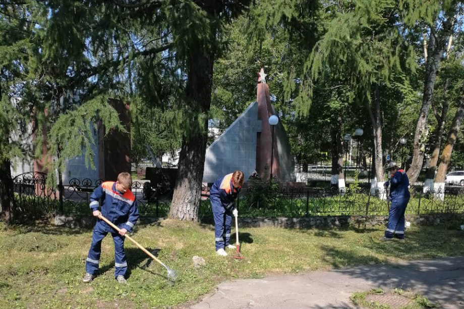 Камчатским подросткам выплатили зарплату за уборку территорий. Фото: Центр занятости населения Камчатского края. Фотография 10