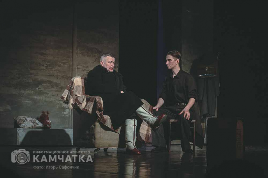 Гастроли Драматического театра ТОФ на Камчатке начались с премьеры. Фото: ИА «Камчатка». Фотография 13