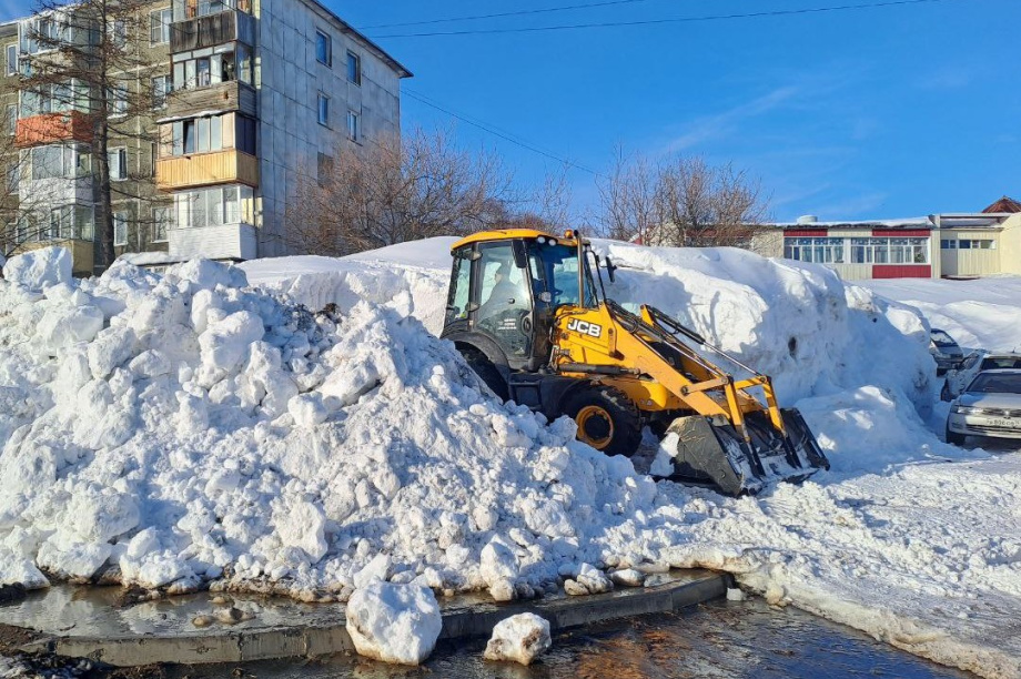 В Петропавловске-Камчатском устраняют крупную утечку канализации. Фото: Камчатский водоканал. Фотография 2