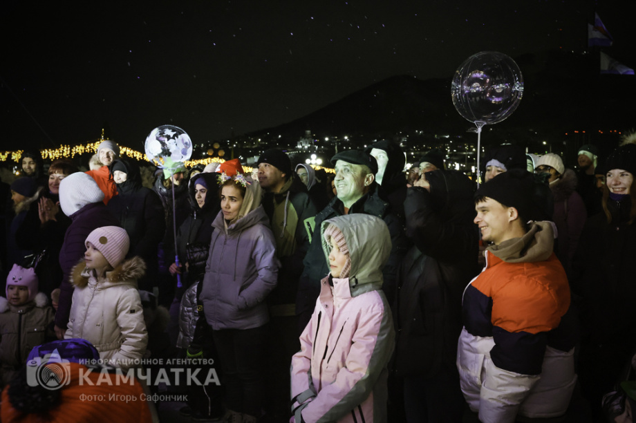 Новогодняя ночь в Петропавловске-Камчатском (фоторепортаж). . Фотография 22