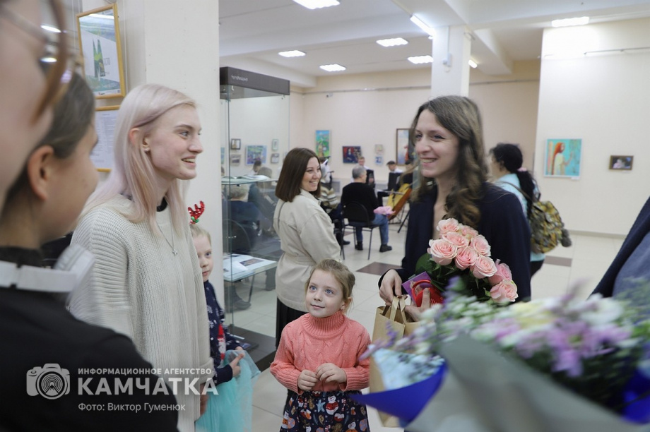 Художественная выставка «Место встречи» открылась на Камчатке. Фоторепортаж. фото: Виктор Гуменюк. Фотография 52