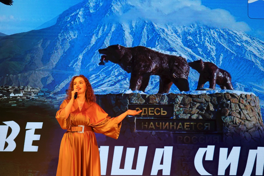 Праздничный вечер ко Дню единства народов Дагестана на Камчатке прошел с кавказским темпераментом. Фото: Виктор Гуменюк / ИА «Камчатка». Фотография 15