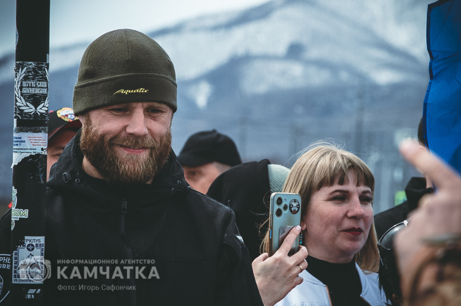 В честь 80-й годовщины Дня Победы на Камчатке провели рекордный автопробег  . . Фотография 31