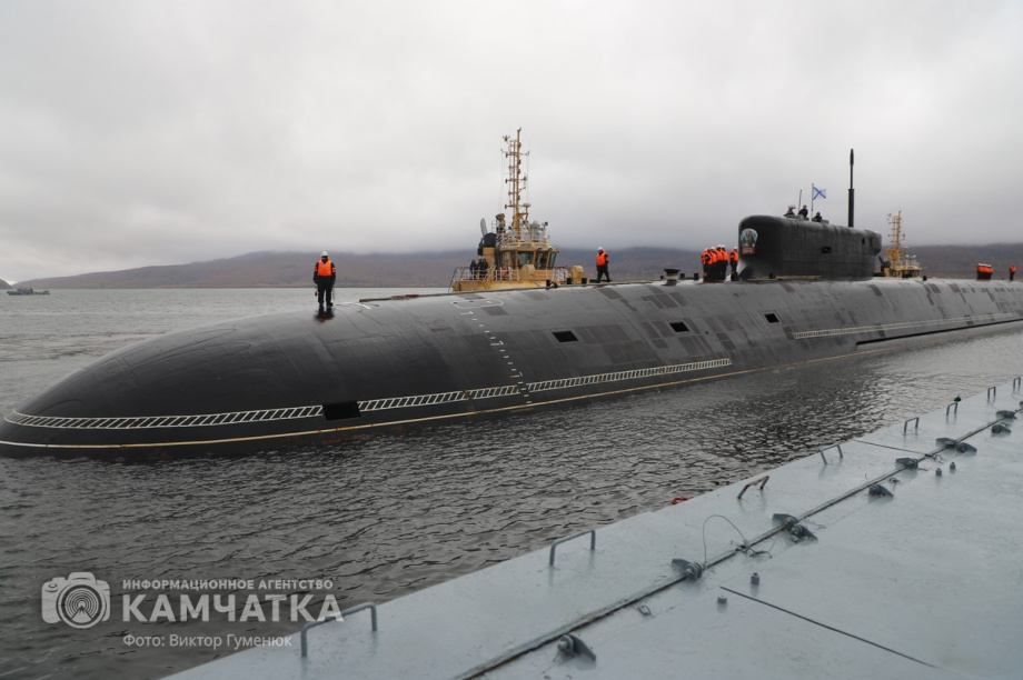 АРПК «Генералиссимус Суворов» причалил к берегам родной бухты в Вилючинске на Камчатке. Фото: Виктор Гуменюк . Фотография 16