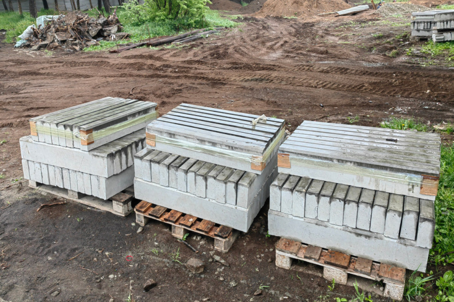В Петропавловске проинспектировали ход благоустройства Сквера строителей. Фото: kamgov.ru. Фотография 5