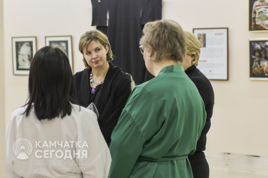 В Камчатском художественном музее открылась выставка о Японии. Фото: «Камчатка Сегодня»/Игорь Сафончик. Фотография 35