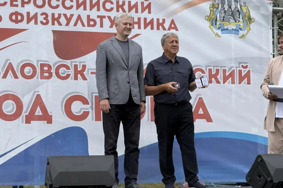 Губернатор вручил награды лучшим спортсменам и тренерам Камчатки. kamgov.ru. Фотография 10