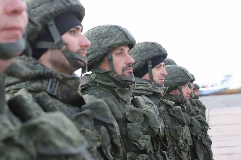 Мобилизованных жителей Камчатки торжественно проводили к месту несения службы. Фото: Виктор Гуменюк. Фотография 23