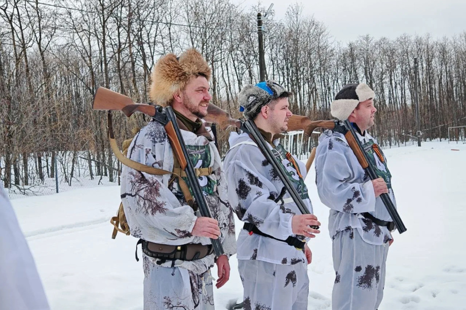 На Камчатке охотники соревновались в лыжной гонке и стрельбе. . Фотография 6