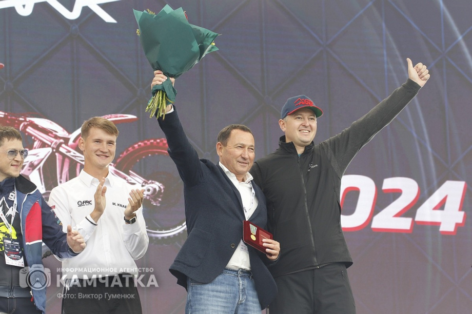 Сборная России победила на Кубке Содружества по мотокроссу на Камчатке. . Фотография 1