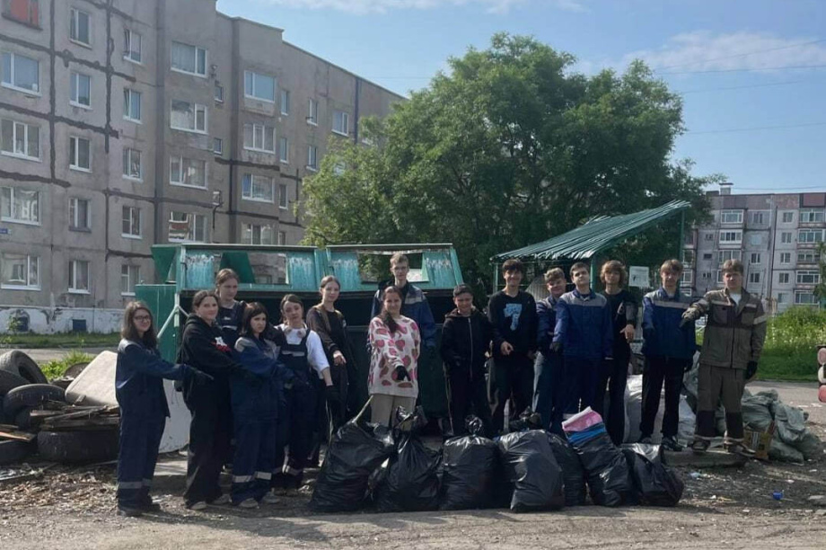 Камчатским подросткам выплатили зарплату за уборку территорий. Фото: Центр занятости населения Камчатского края. Фотография 5