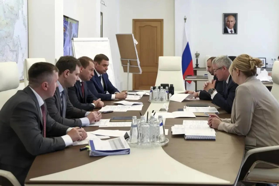 Губернатор Камчатского края провёл рабочую встречу с главой Минприроды России. kamgov.ru