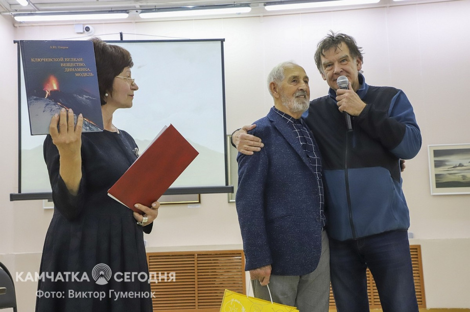 Открытие персональной юбилейной выставки Виталия Шохина «Мой вернисаж» на Камчатке. Фоторепортаж. Фото: Виктор Гуменюк\ИА "Камчатка". Фотография 51