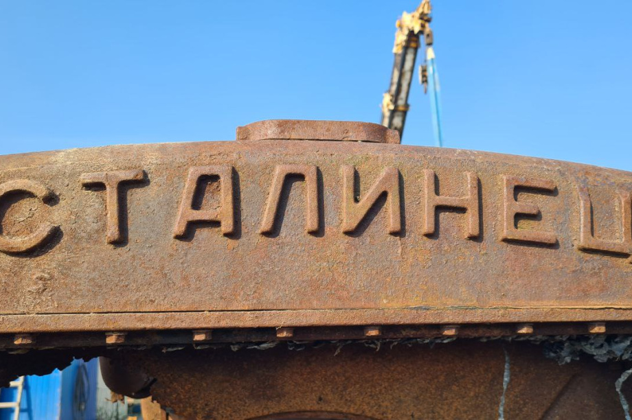 На Камчатке продолжается операция по спасению советского трактора. Фото: Андрей Воровский, соцсети. Фотография 2