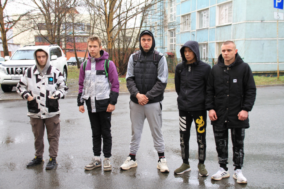 Сезон отправки призывников на срочную службу стартовал на Камчатке. Фото: АЕМР. Фотография 2