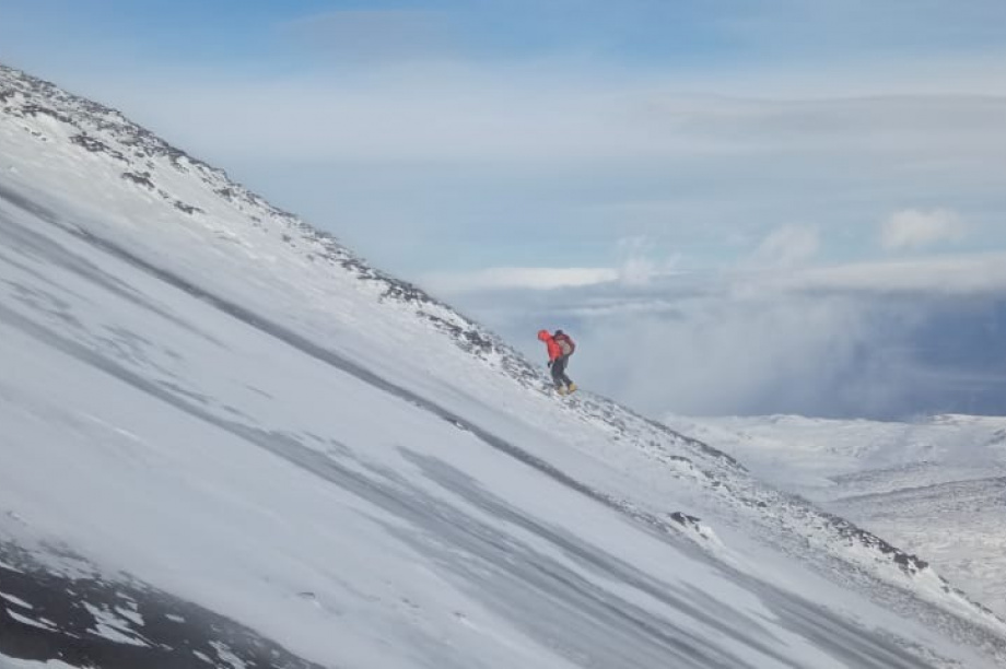 Снег, ветер и морозы заставили спасателей приостановить поиски на Ключевском вулкане . Фото: ПСО КГКУ «ЦОД»