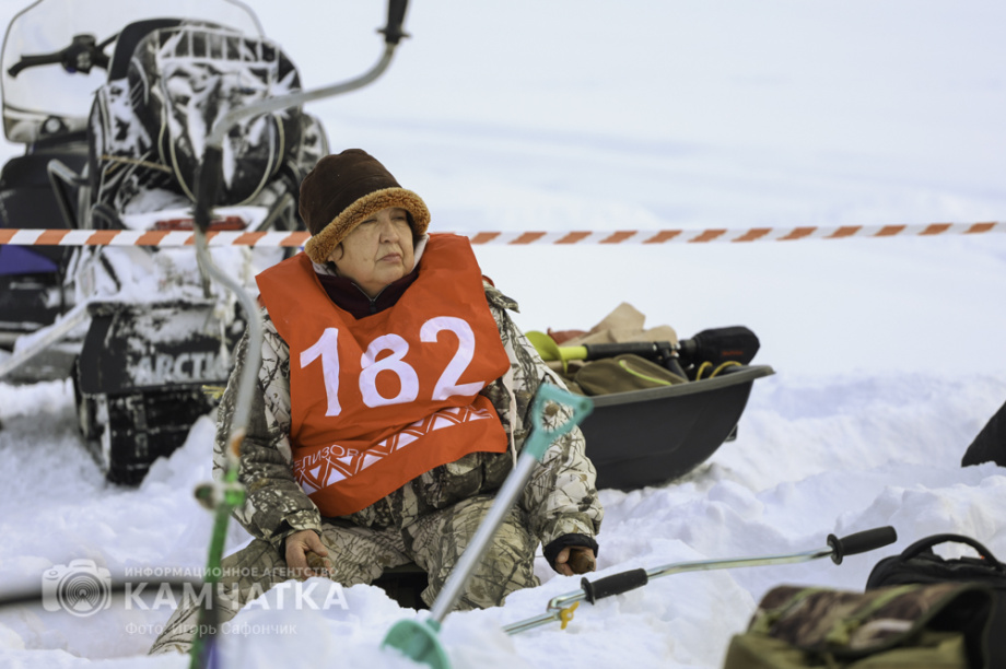 «Зубарь — 2026» в Елизово: меньше рыбы, больше азарта! (фоторепортаж). На фото Анна, призёр зимнего фестиваля «Зубарь-2026». Фотография 20