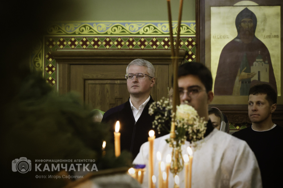 Рождественская служба в соборе Святой Троицы на Камчатке (фоторепортаж). Фото: «Камчатка Сегодня» \ Игорь Сафончик. Фотография 39