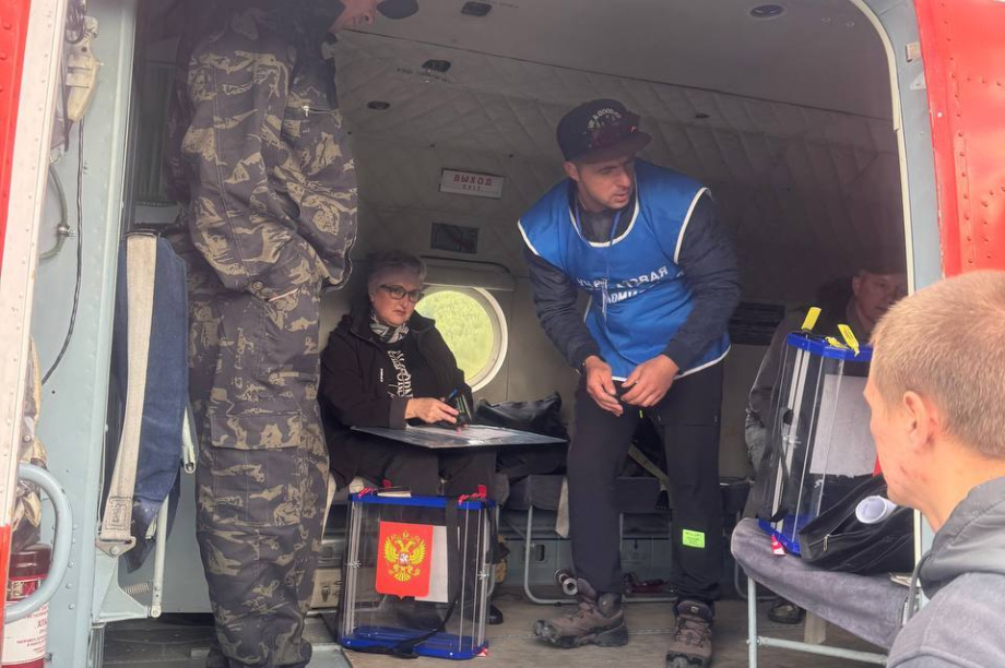 Досрочное голосование проходит в отдалённых районах Камчатки. фото: Избирательная комиссия Камчатского края. Фотография 1