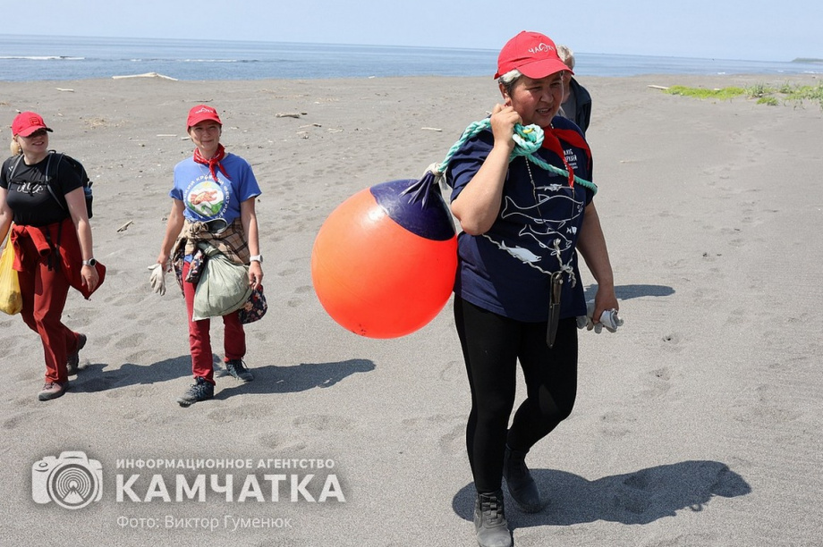 Заповедный берег юга Камчатки очистили от мусора. фото: Виктор Гуменюк. Фотография 24