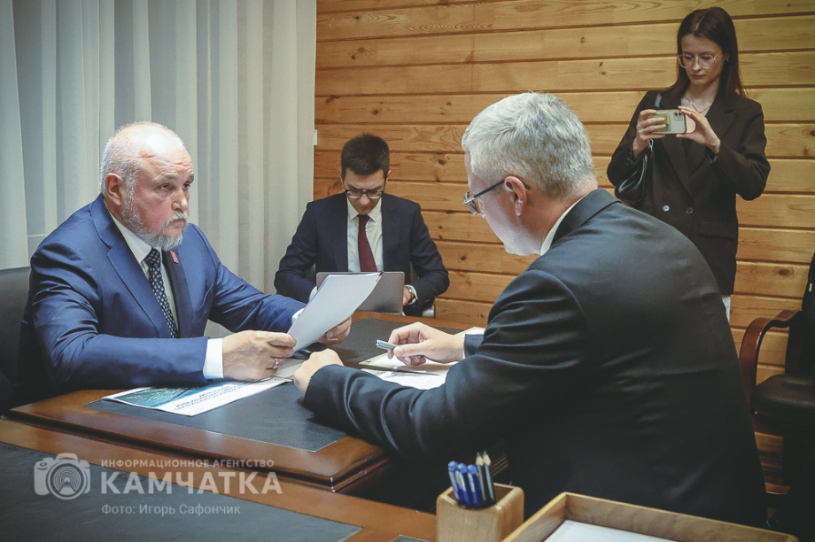 Глава Минэнерго РФ и губернатор Камчатки обсудили будущее энергетики полуострова. Фото: «Камчатка Сегодня» \ Игорь Сафончик. Фотография 3