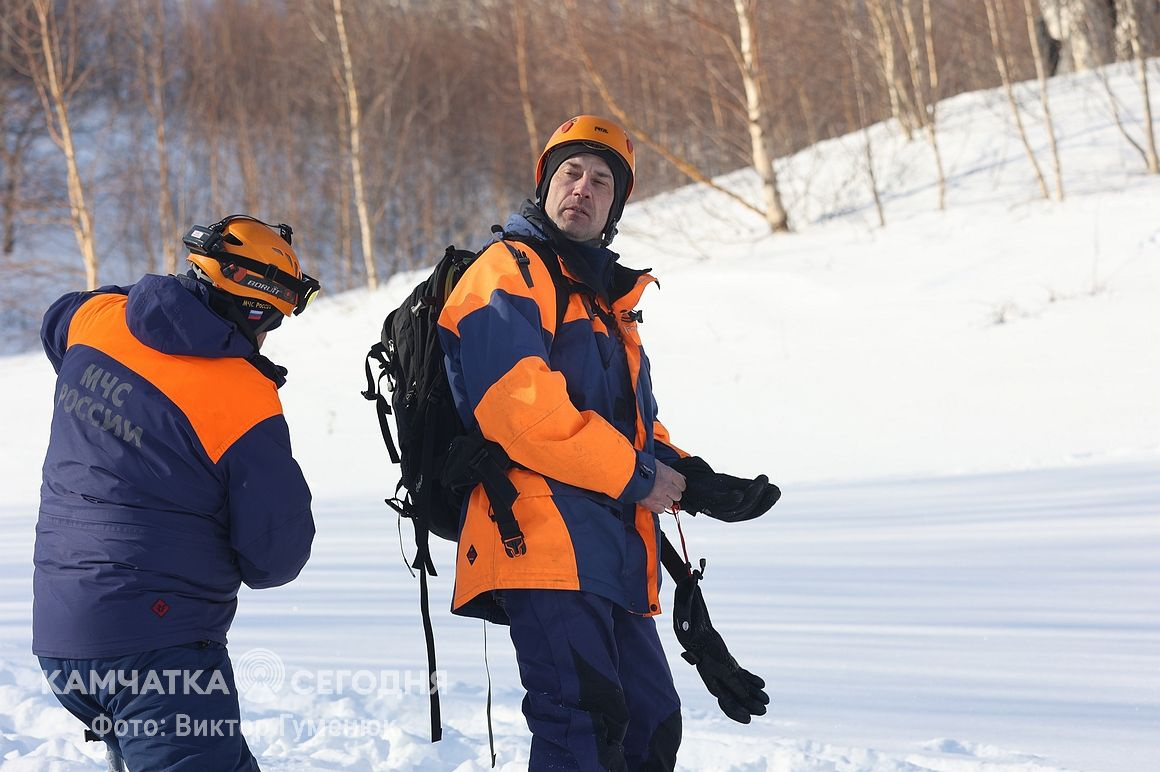 Тренировка по поиску людей в лавинах на Камчатке. Фоторепортаж. Фото: Виктор Гуменюк/ИА "Камчатка". Фотография 17