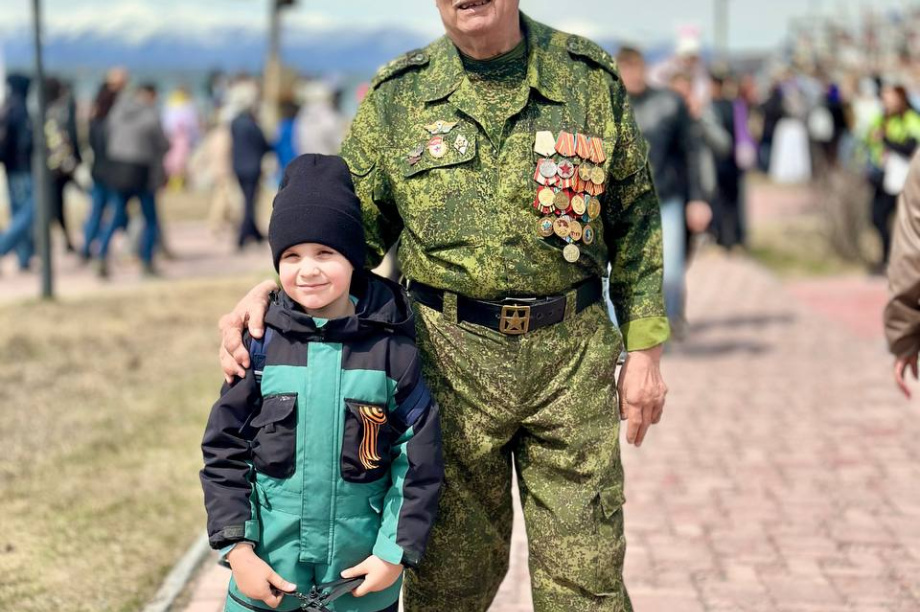 Отметить День Победы в центр Петропавловска-Камчатского пришли тысячи горожан. . Фотография 27