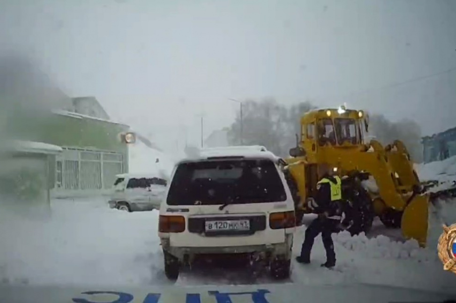 На Камчатке полицейские гонялись за пьяным водителем. 