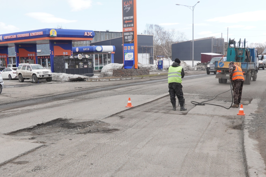 На дорогах Петропавловска идет ямочный ремонт. ПКГО. Фотография 3