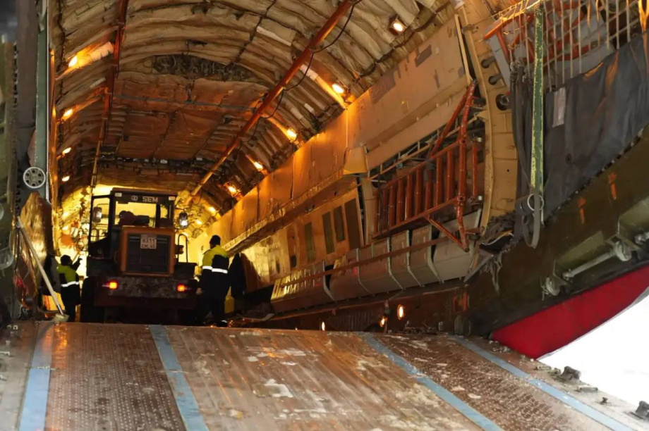 Первая партия снегоуборочной техники поступила на Камчатку из Сахалина. Фото: kamgov.ru. Фотография 6