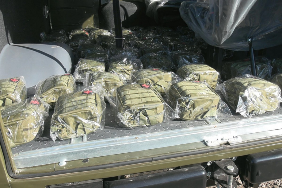 Губернатор Камчатки вручил ключи от новых автомобилей бойцам сводного полка ТОФ. Фото: kamgov.ru. Фотография 5